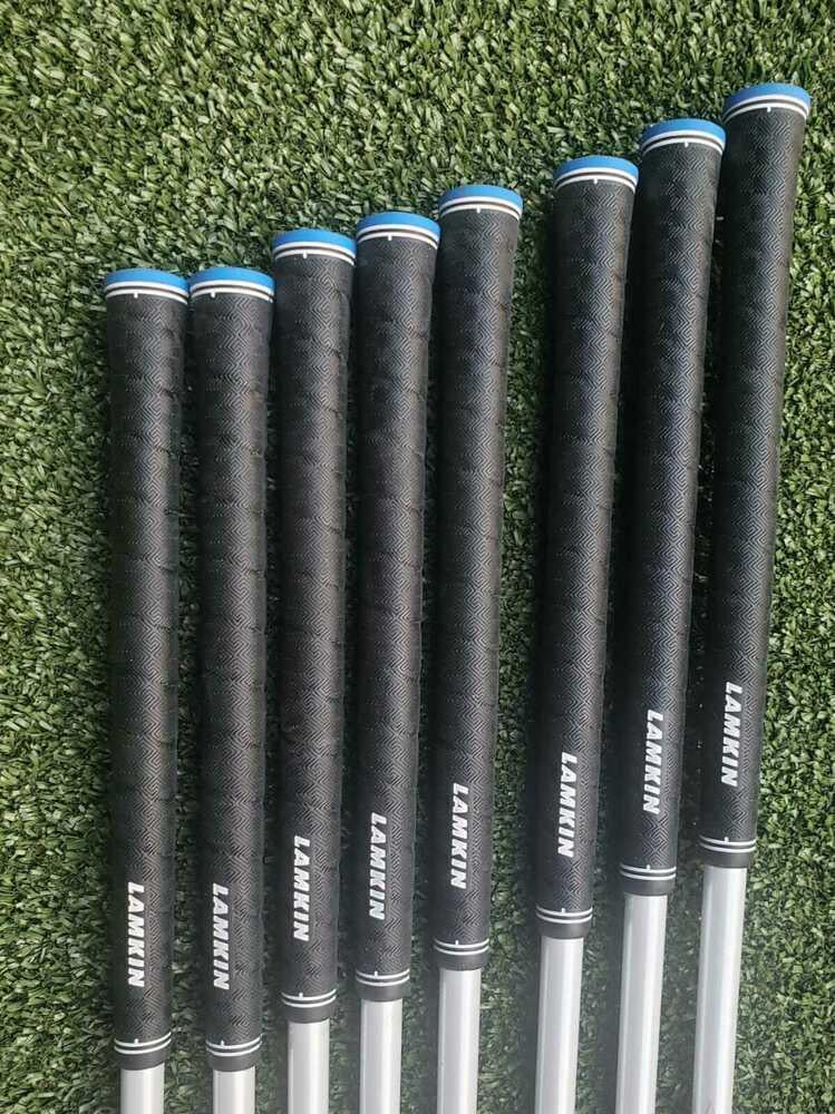 TaylorMade M5 4-PW+A Iron Set, LH, Mit Kuro Kage 80 Stiff Graphite- Excellent!