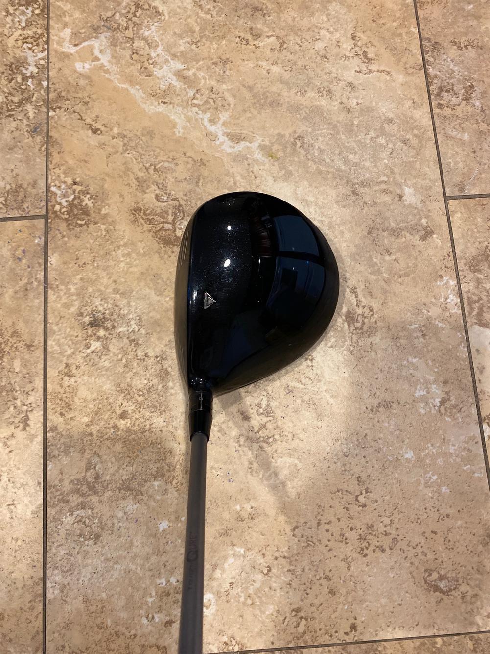 Titleist 915D3 Driver 10.5 Loft w/ Stiff Flex Diamana Whiteboard D+ 60S Shaft