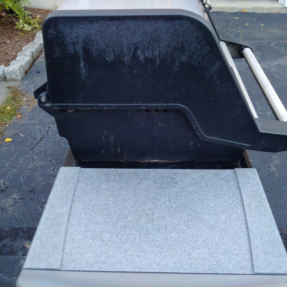 Genesis Gold C LP Gas Grill