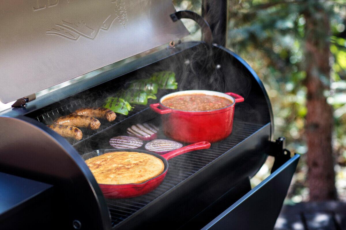 Traeger Grills TFB88PZBO Pro Series 34 Pellet Grill and Smoker, 884 Sq. In. Cook