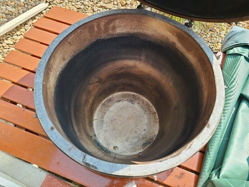LargeExcellent condition ,BGE tablemany accessories. SOLD