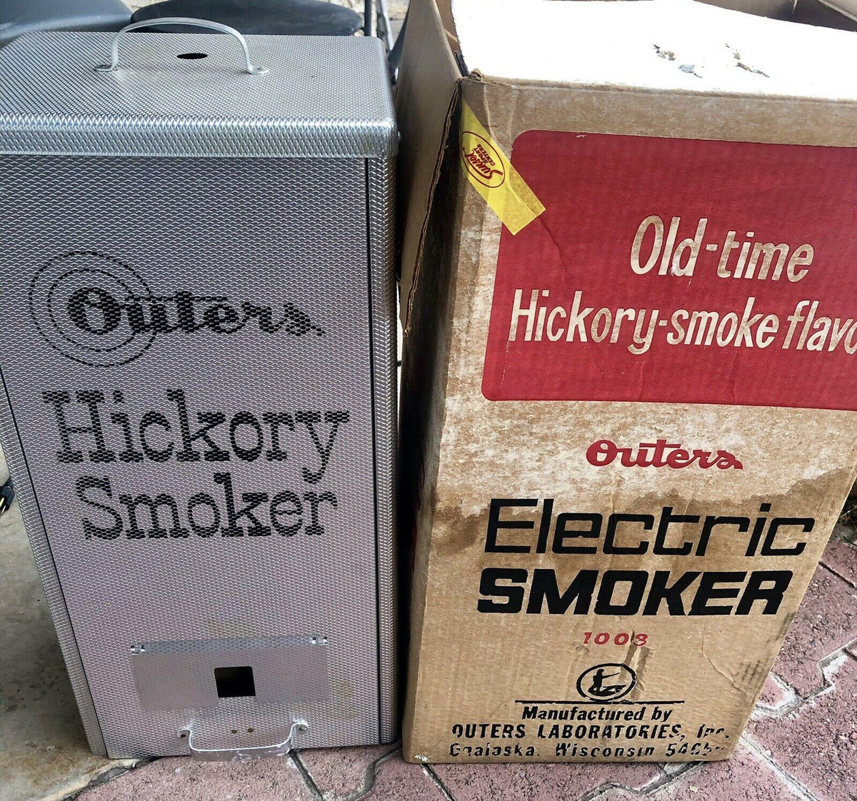 Vintage Outers Electric Hickory Smoker For Smoking And Curing Fowl, Meat & Fish