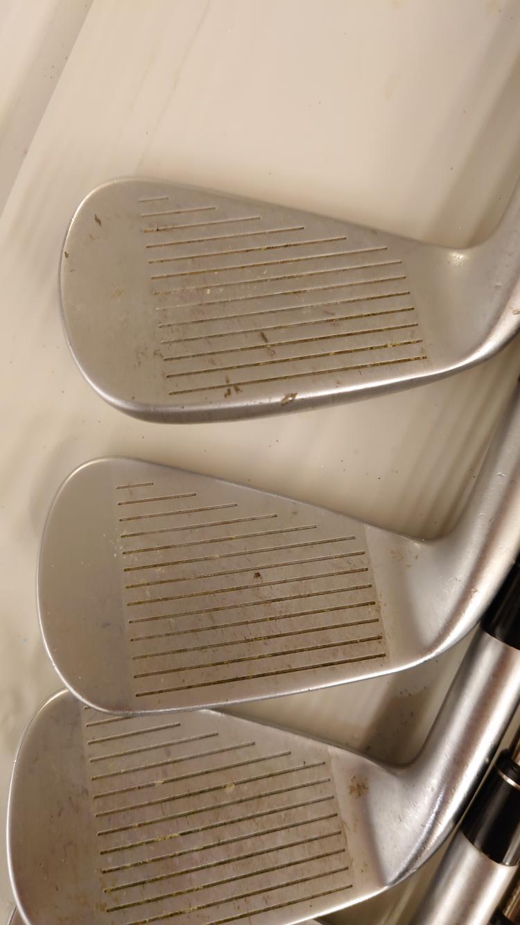 Used Men's Callaway Right Handed Apex CF16 Iron Set Stiff Flex Graphite recoil Shaft