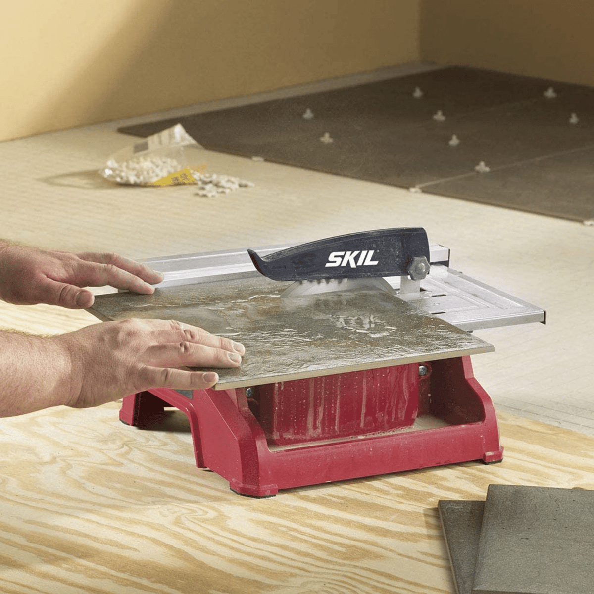 Skil 3540-02 7-Inch Wet Tile Saw, Red