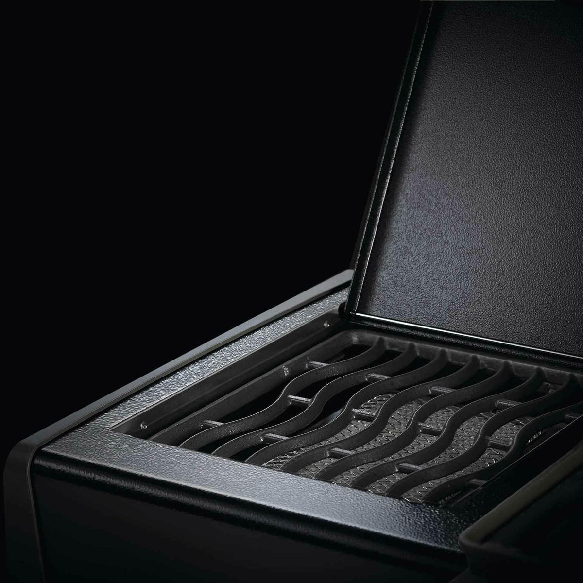 Napoleon Rogue XT 625 Black Gas Grill on Cart with Infrared Side Burner, 34.75-I