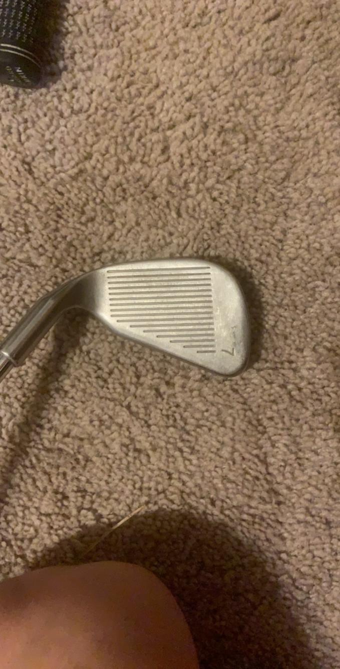 Used Right Handed Eye 2 Regular Flex Iron Set