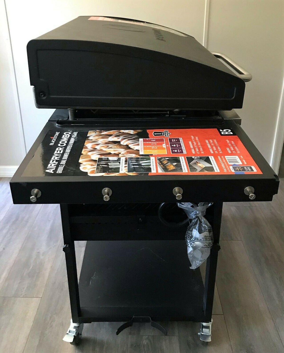 BLEMISHED Blackstone Griddle 1868 4 Burner 36 Inch Gas + Air Fryer 756 sq in top