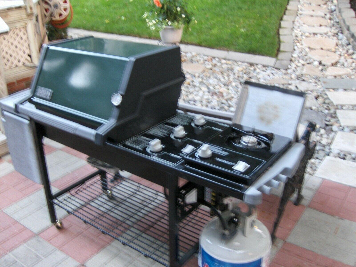 WEBER GAS GRILL GENESIS SILVER C WITH SIDE BURNER AND PROPANE TANK AND COVER