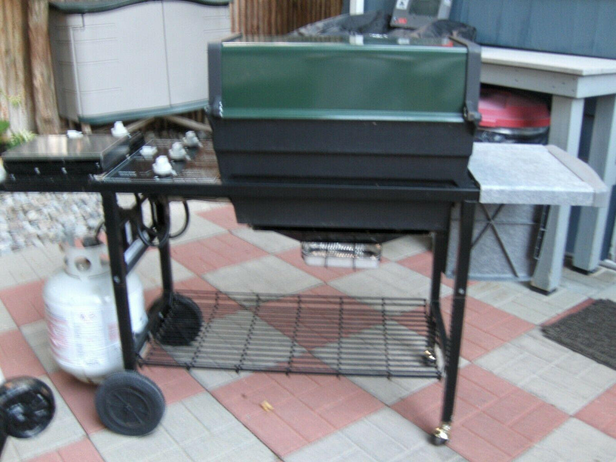 WEBER GAS GRILL GENESIS SILVER C WITH SIDE BURNER AND PROPANE TANK AND COVER