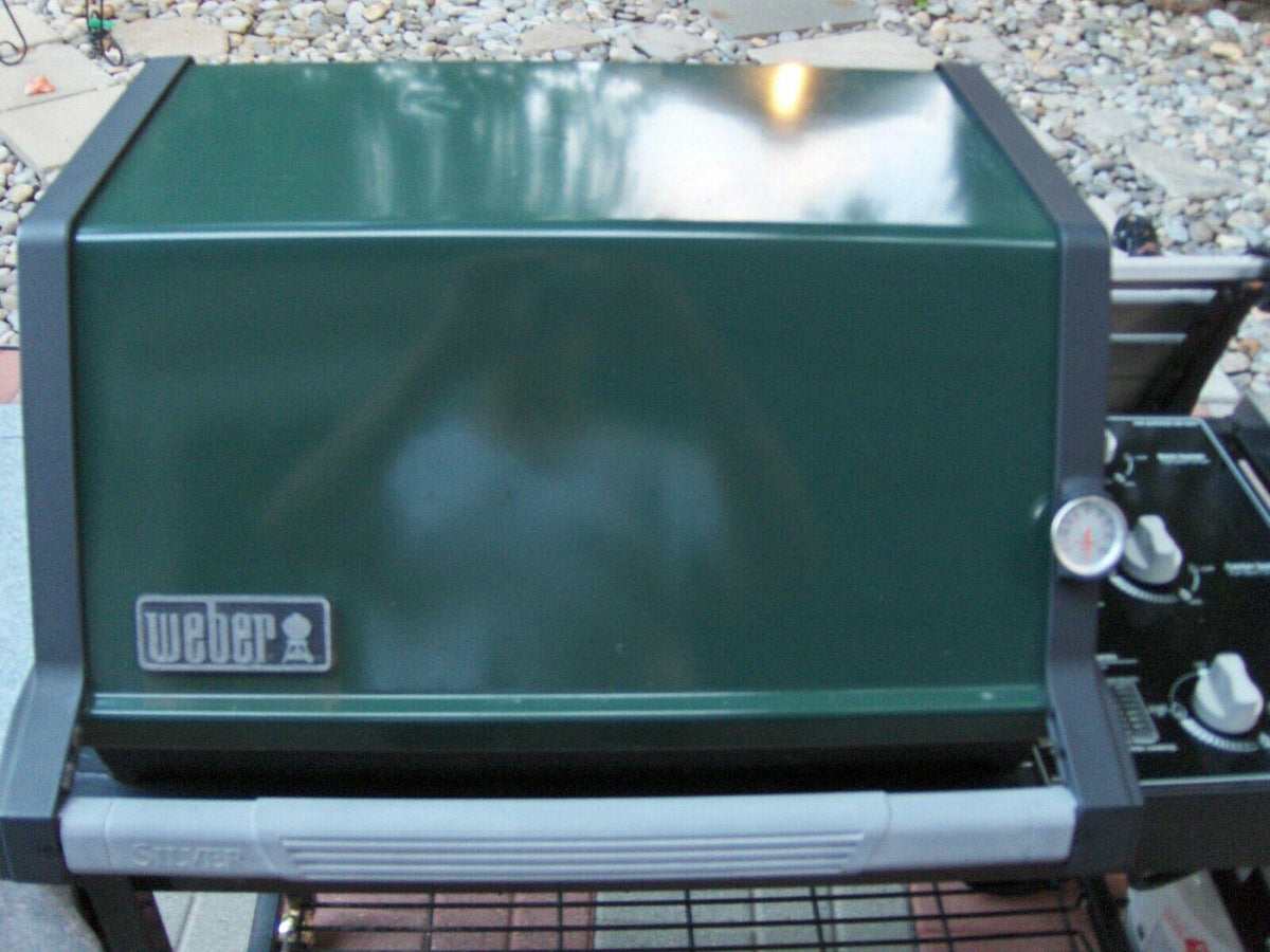 WEBER GAS GRILL GENESIS SILVER C WITH SIDE BURNER AND PROPANE TANK AND COVER