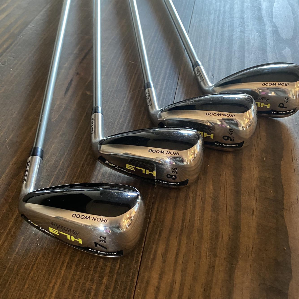 Used Right Handed Regular Flex Graphite Shaft Iron Set