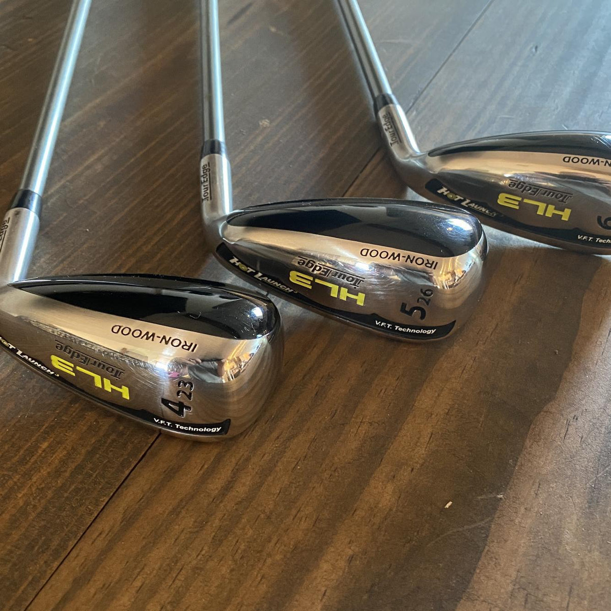 Used Right Handed Regular Flex Graphite Shaft Iron Set