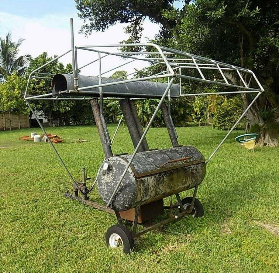 Wood or Charcoal Barbecue/Smoker