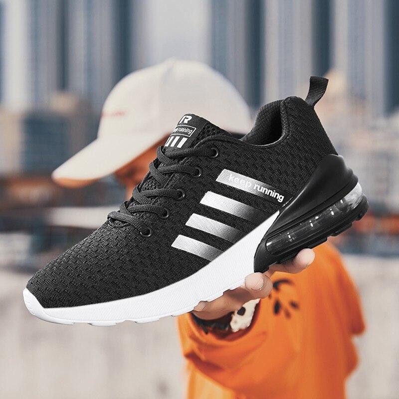 Men Lightweight Non-slip Shock Absorption Sports Sneakers