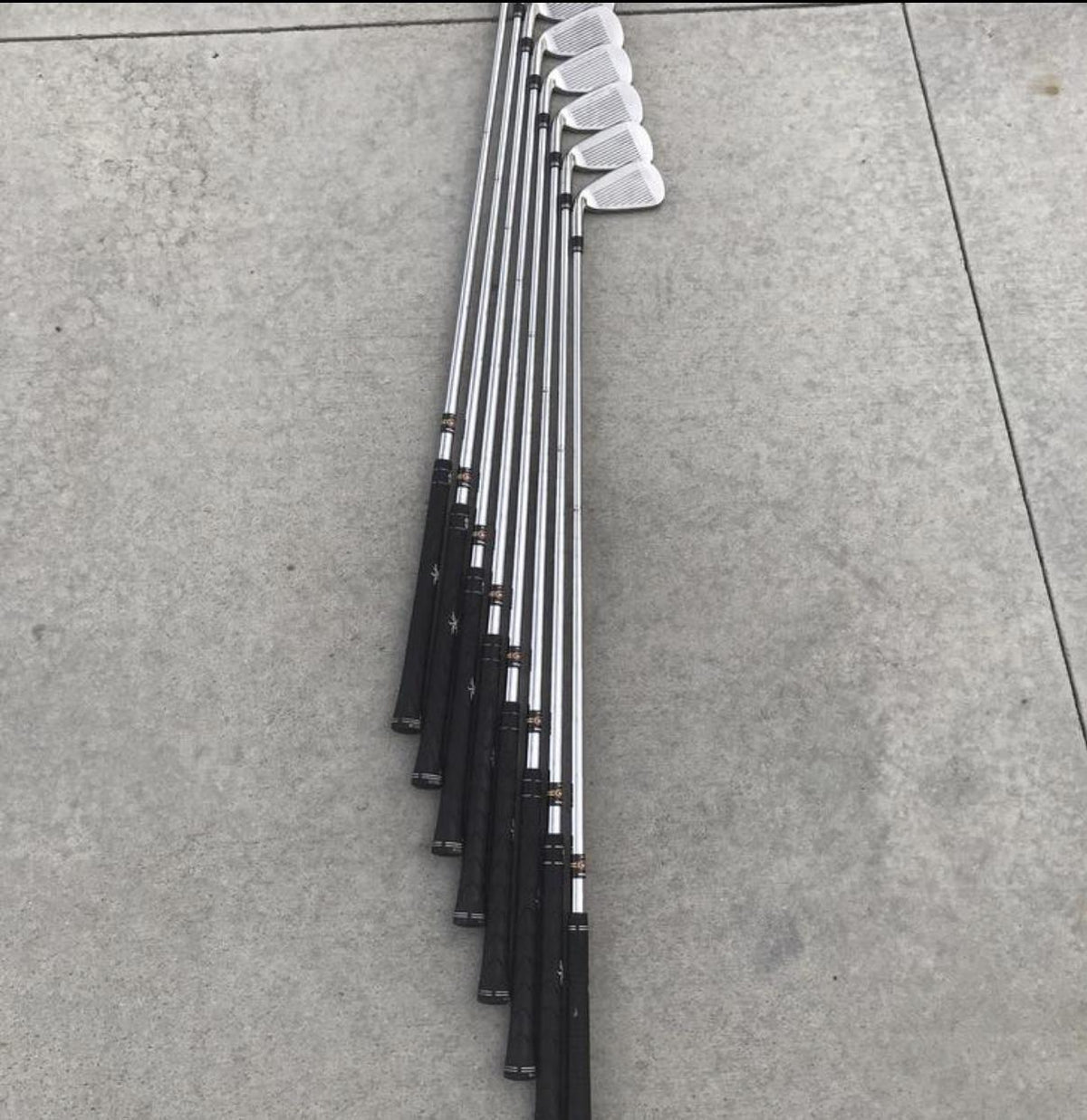 Men's Right Handed R7 Regular Flex Steel Shaft Iron Set