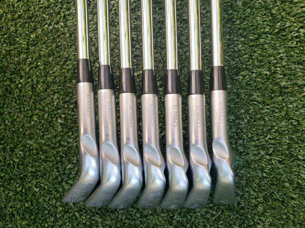 Ping iBlade White Dot , 3* upright 4-W Iron Set,RH,Ping Regular Steel ,Great!