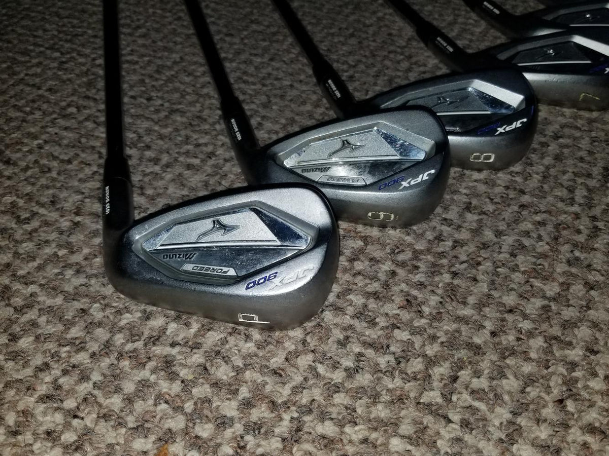 Used Men's Mizuno Right Handed JPX 900 Forged Iron Set Extra Stiff Flex