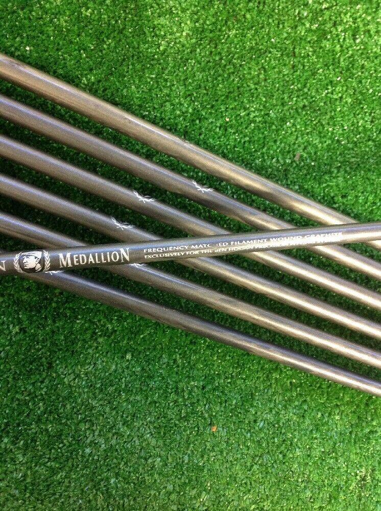 Hogan Medallion Iron Set 4-PW With Regular Graphite Shafts (-1 inch)