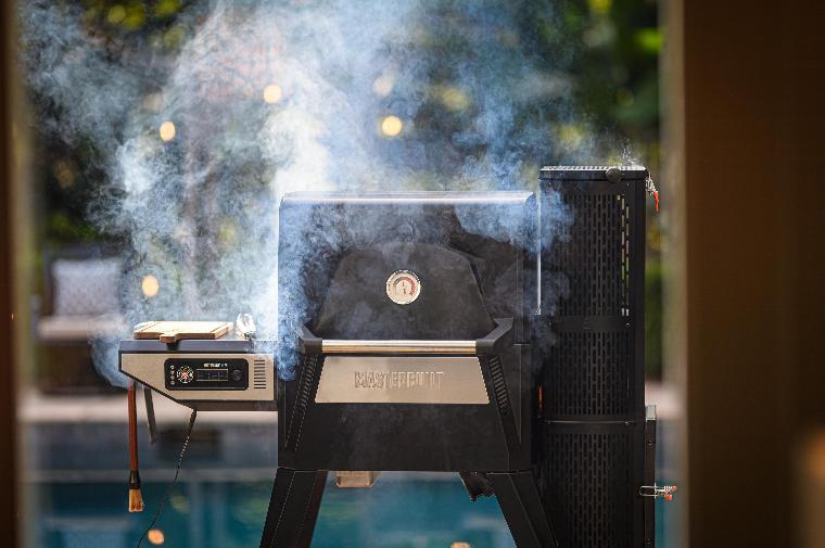 built Gravity Series 560 Digital Charcoal Grill + Smoker Black