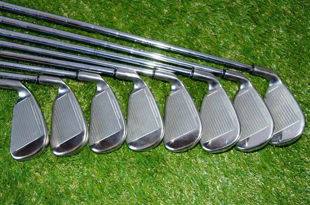 Callaway 	Hawk Eye 	3-Pw Iron Set 	Right Handed 	37"	Steel 	Stiff	New Grip