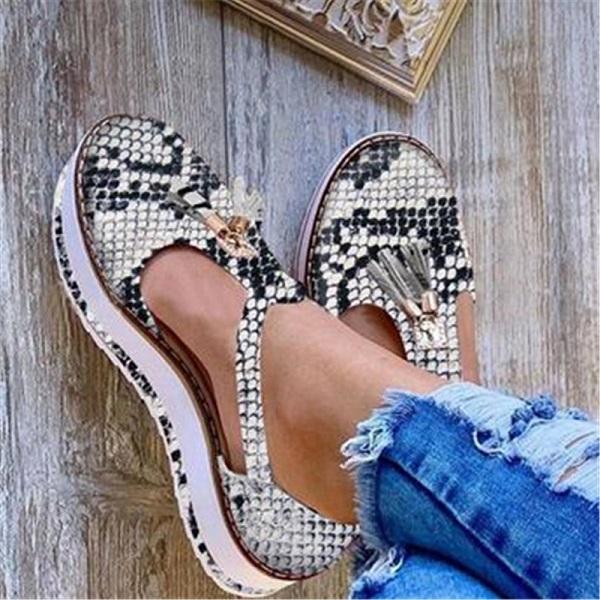 Comfortable New Women Flat Bottom Sexy Beach Sandals