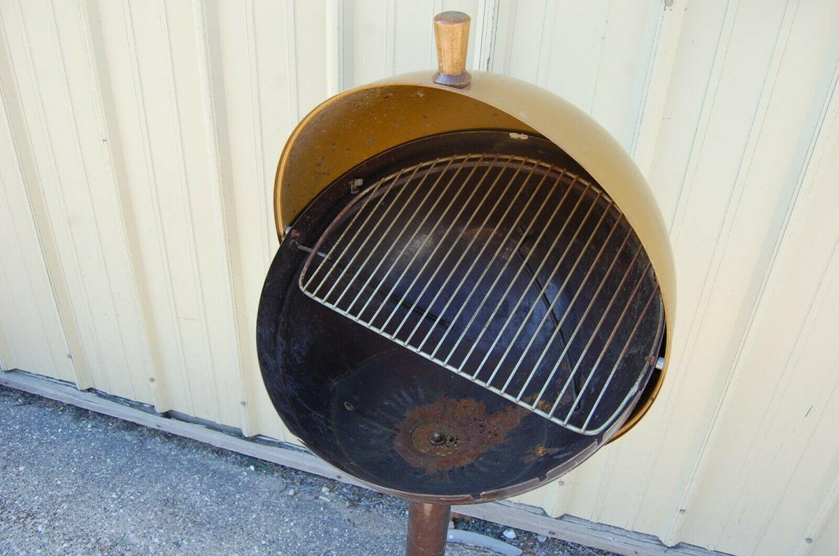 Rare Vtg 1960s Shepherd BQ BBQ Charcoal Grill, Brown & Copper, Wood Handle