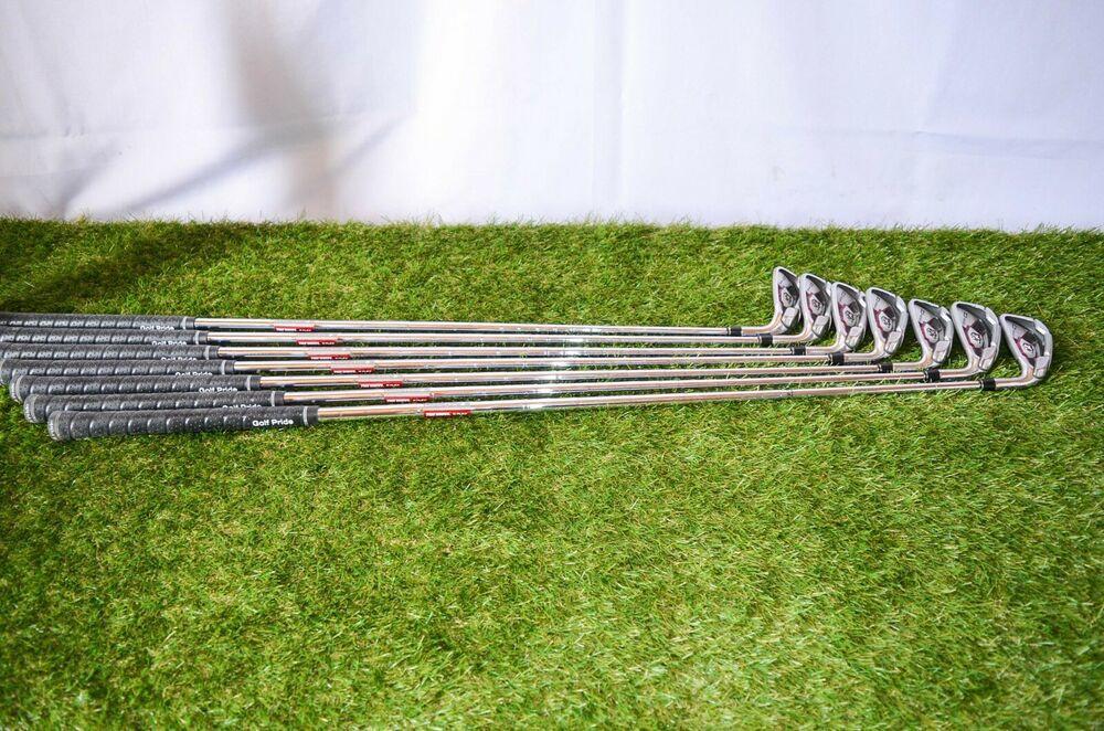 Wilson Staff	D 200	Iron Set	Right Handed	38"	Steel	Stiff	New Grip