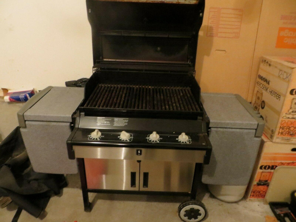 Used WEBER 4 Burner BBQ GRILL with Cover/TESTED/GREAT CONDITION