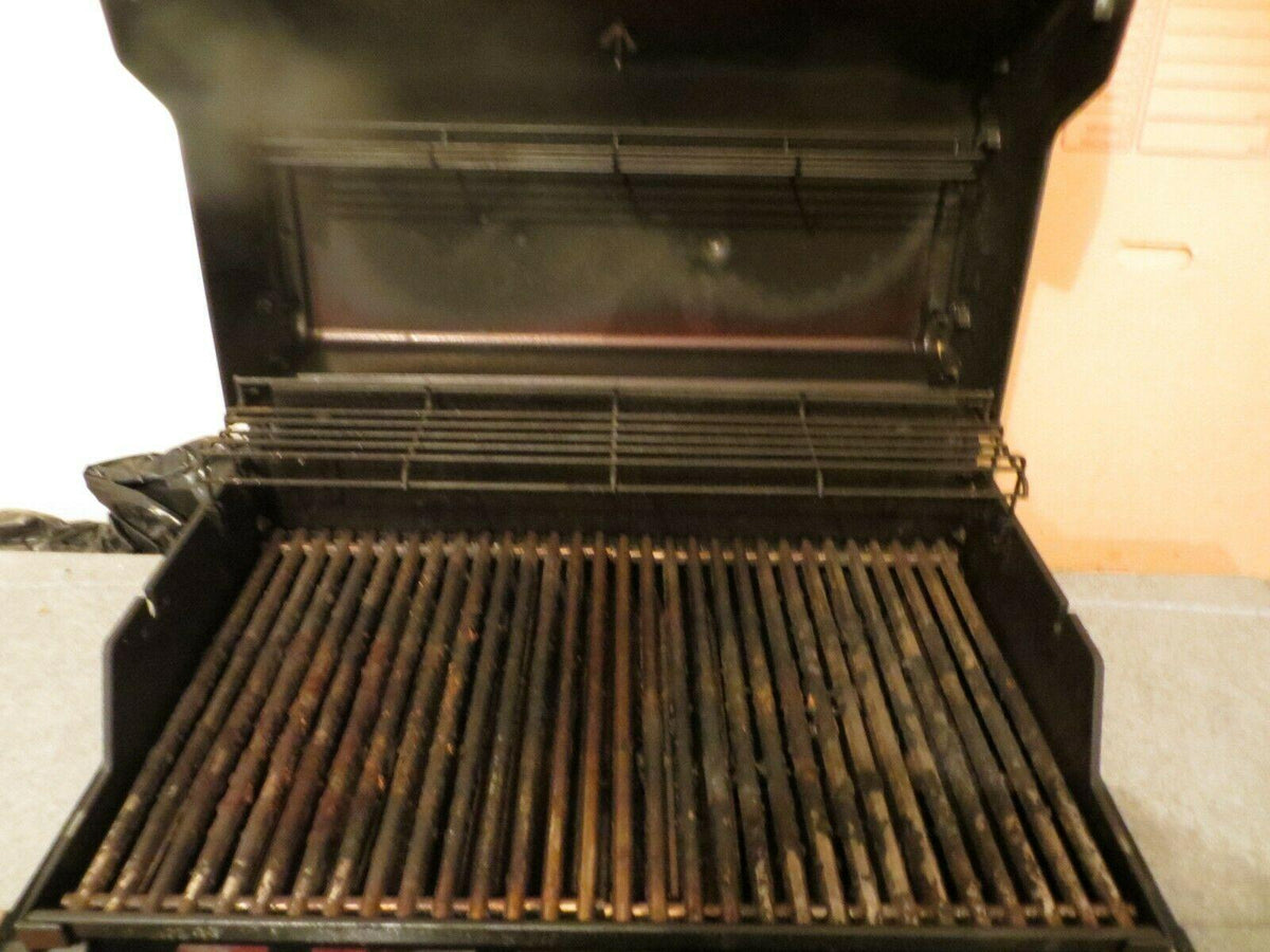 Used WEBER 4 Burner BBQ GRILL with Cover/TESTED/GREAT CONDITION