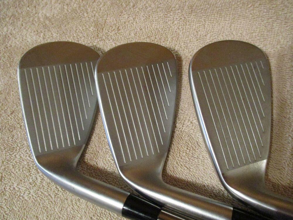 Mizuno JPX 921 Hot Metal 5.6 Fli-Hi 7-PW,GW,SW UST Recoil ESX 460 Regular RH