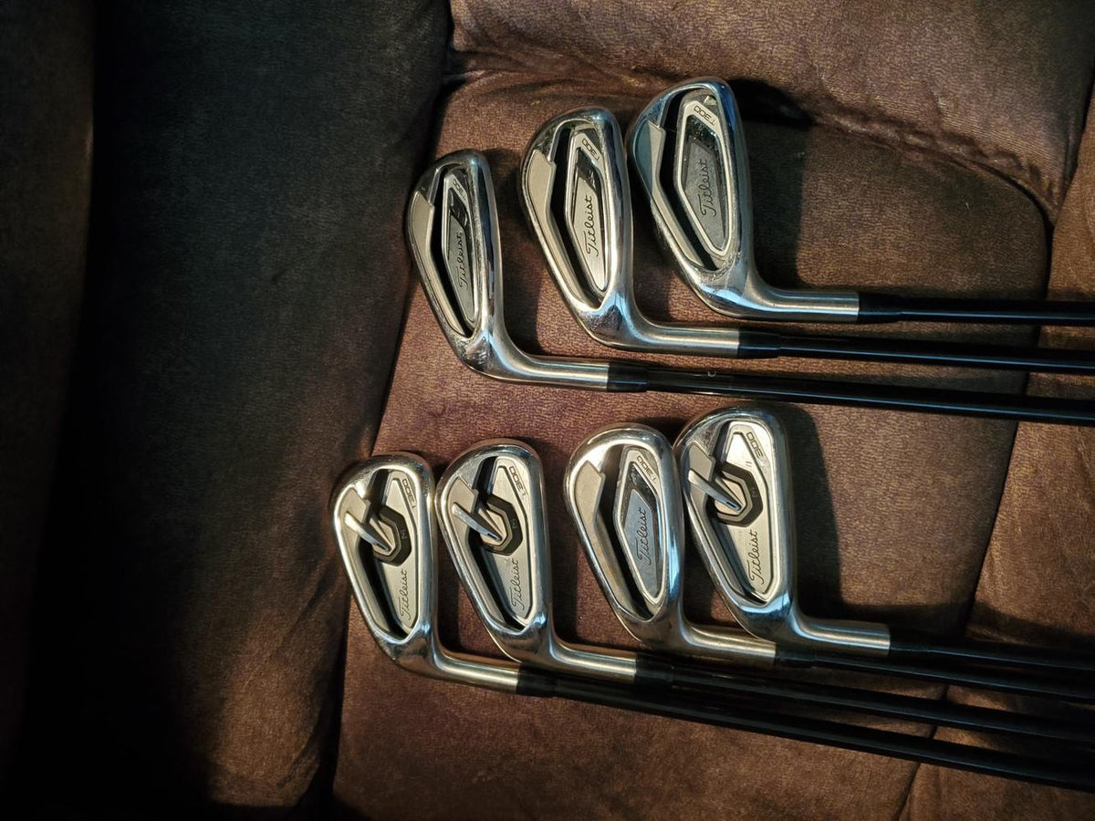 Used Men's Titleist Left Hand 00 Iron Set Regular Flex Graphite Shaft