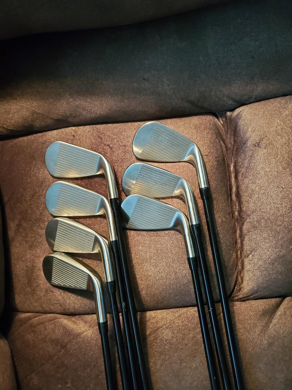 Used Men's Titleist Left Hand 00 Iron Set Regular Flex Graphite Shaft