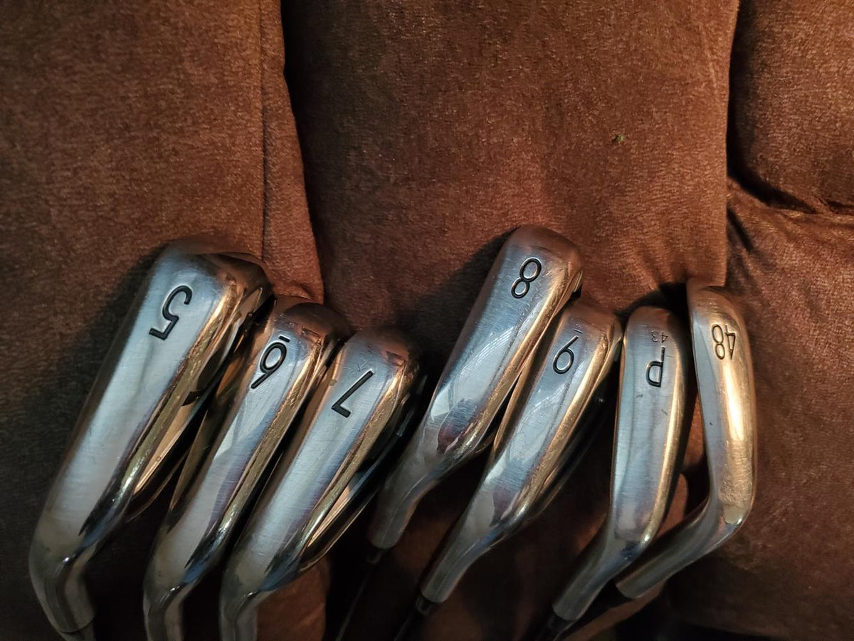 Used Men's Titleist Left Hand 00 Iron Set Regular Flex Graphite Shaft