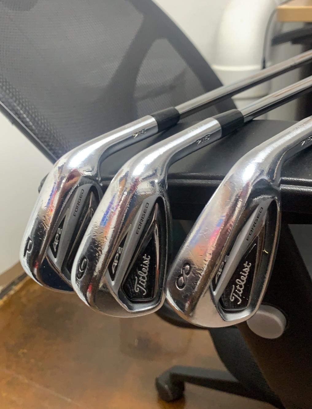 Titleist Used Right Handed Men's Stiff Flex Iron Set