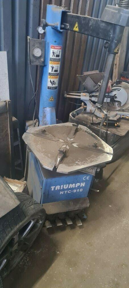 Triumph NTC 910 Tire Changer
