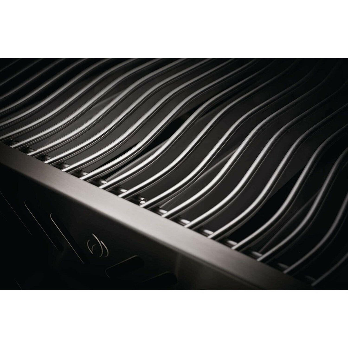 Napoleon P665NSS Prestige 665 Stainless Steel Natural Gas Grill w/ Side Shelves