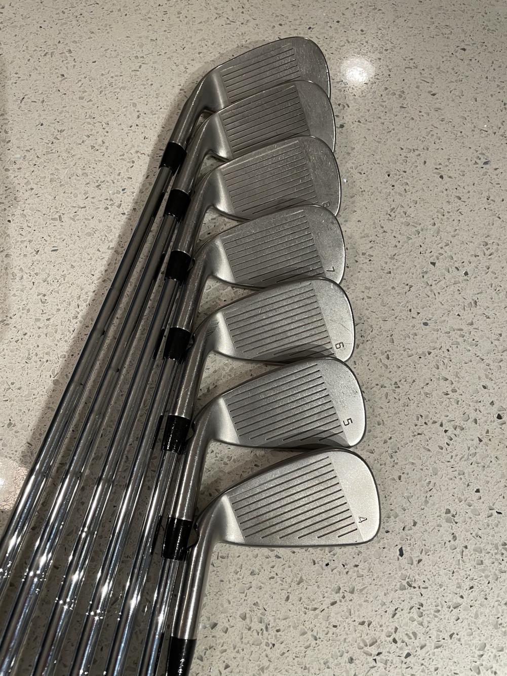 Men's Ping i series Right Handed Iron Set Stiff Flex Steel Shaft wolf grey Golf Pride grips- used