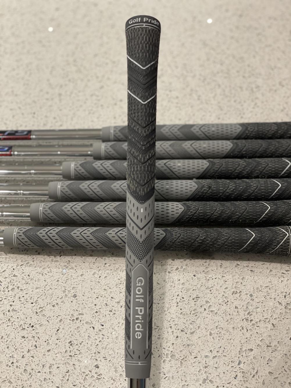 Men's Ping i series Right Handed Iron Set Stiff Flex Steel Shaft wolf grey Golf Pride grips- used
