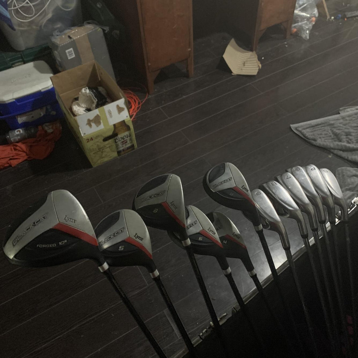 Men's Right Handed Black cat Regular Flex Graphite/Steel Shaft Iron Set