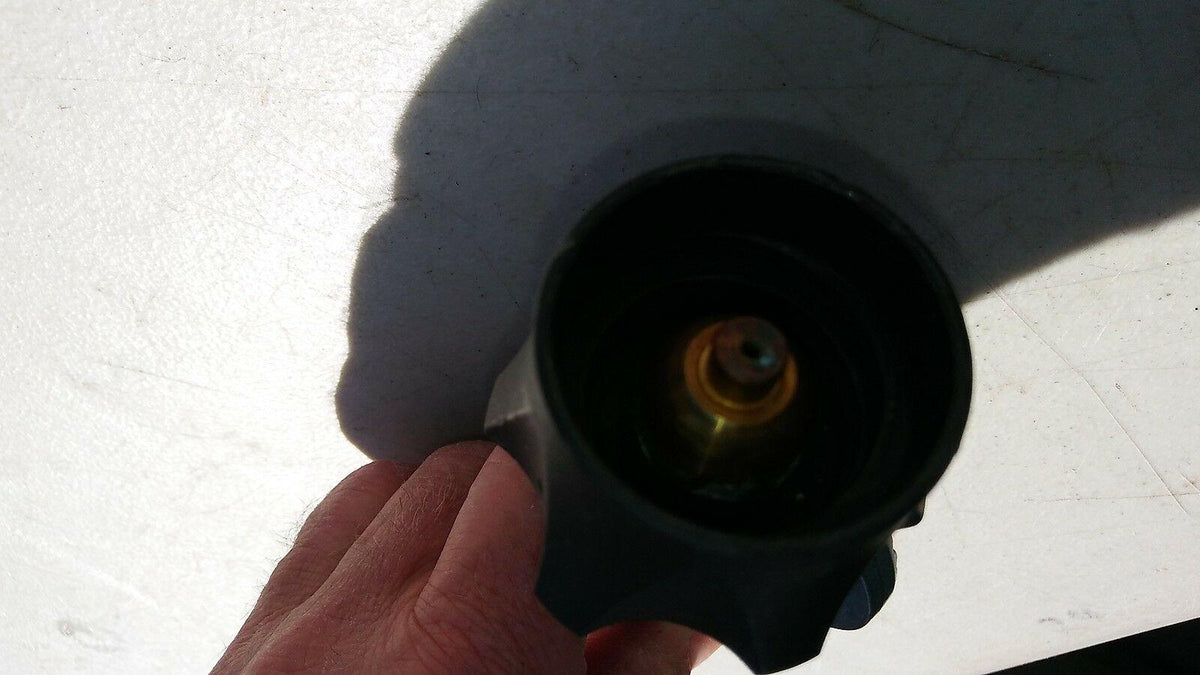 7MM54 PROPANE REGULATOR FROM BBQ, VERY GOOD CONDITION