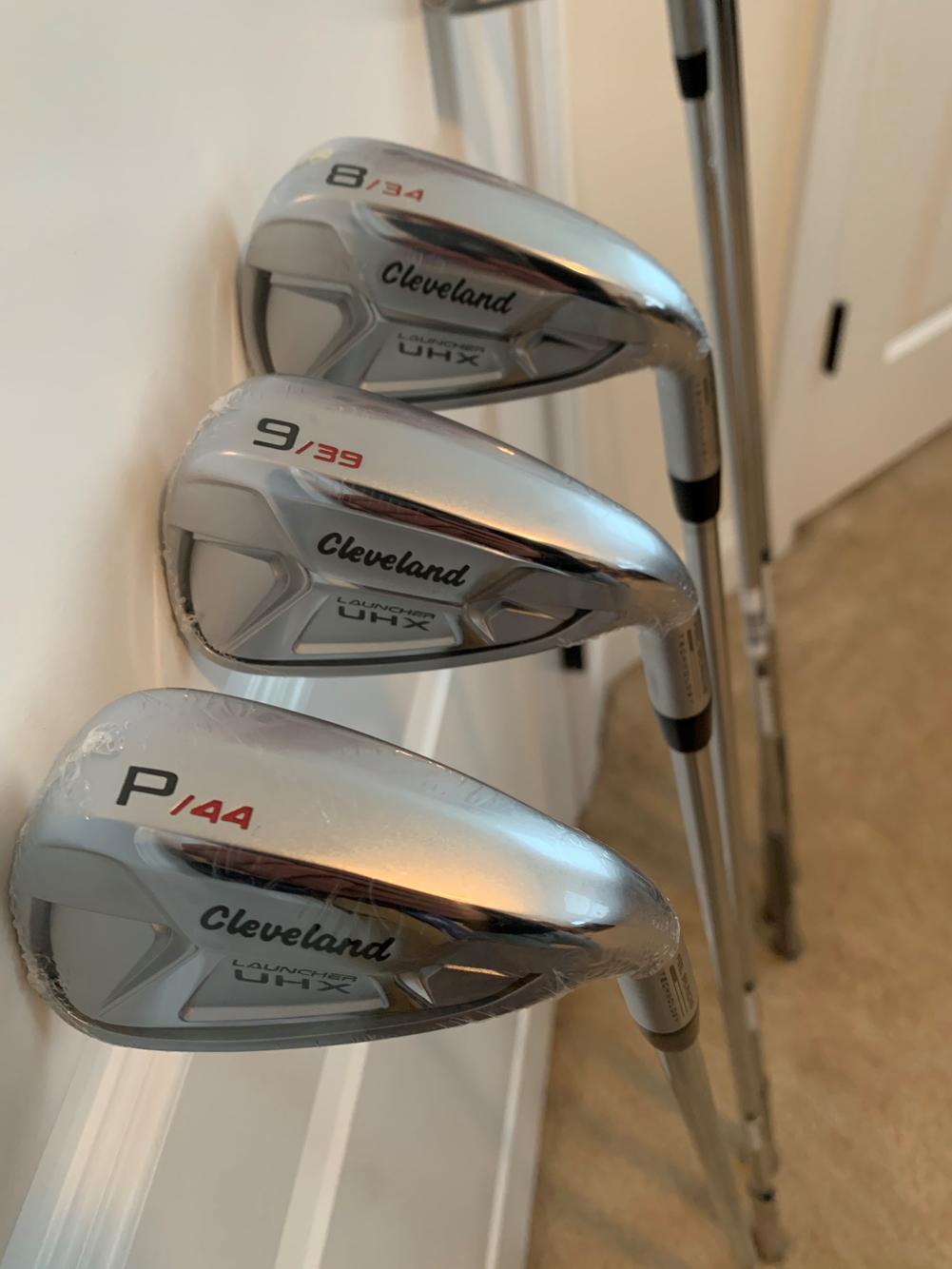 New Men's Cleveland Launcher UHX 5-PW Iron Set Right Regular Flex DST 98 Steel