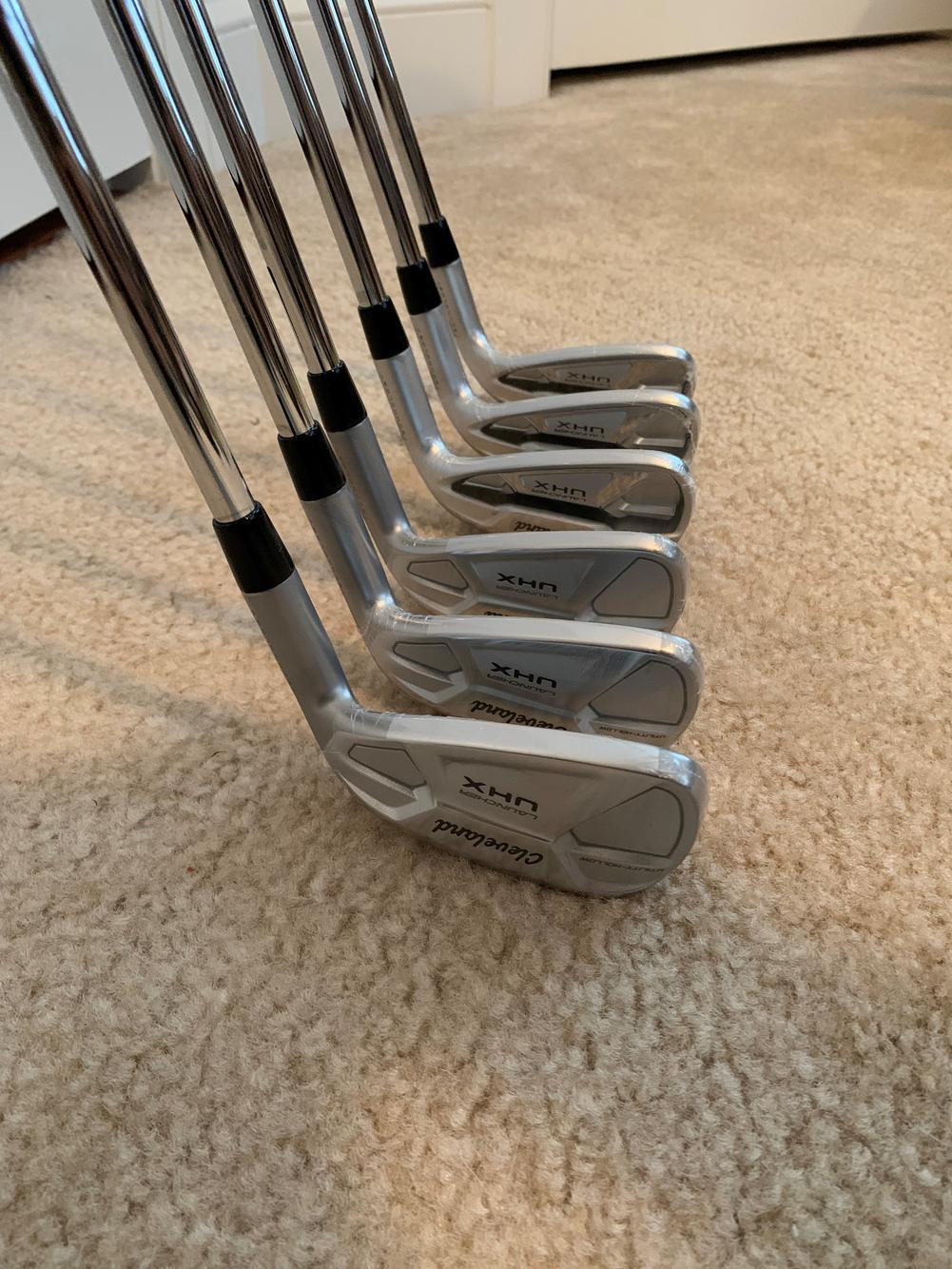 New Men's Cleveland Launcher UHX 5-PW Iron Set Right Regular Flex DST 98 Steel
