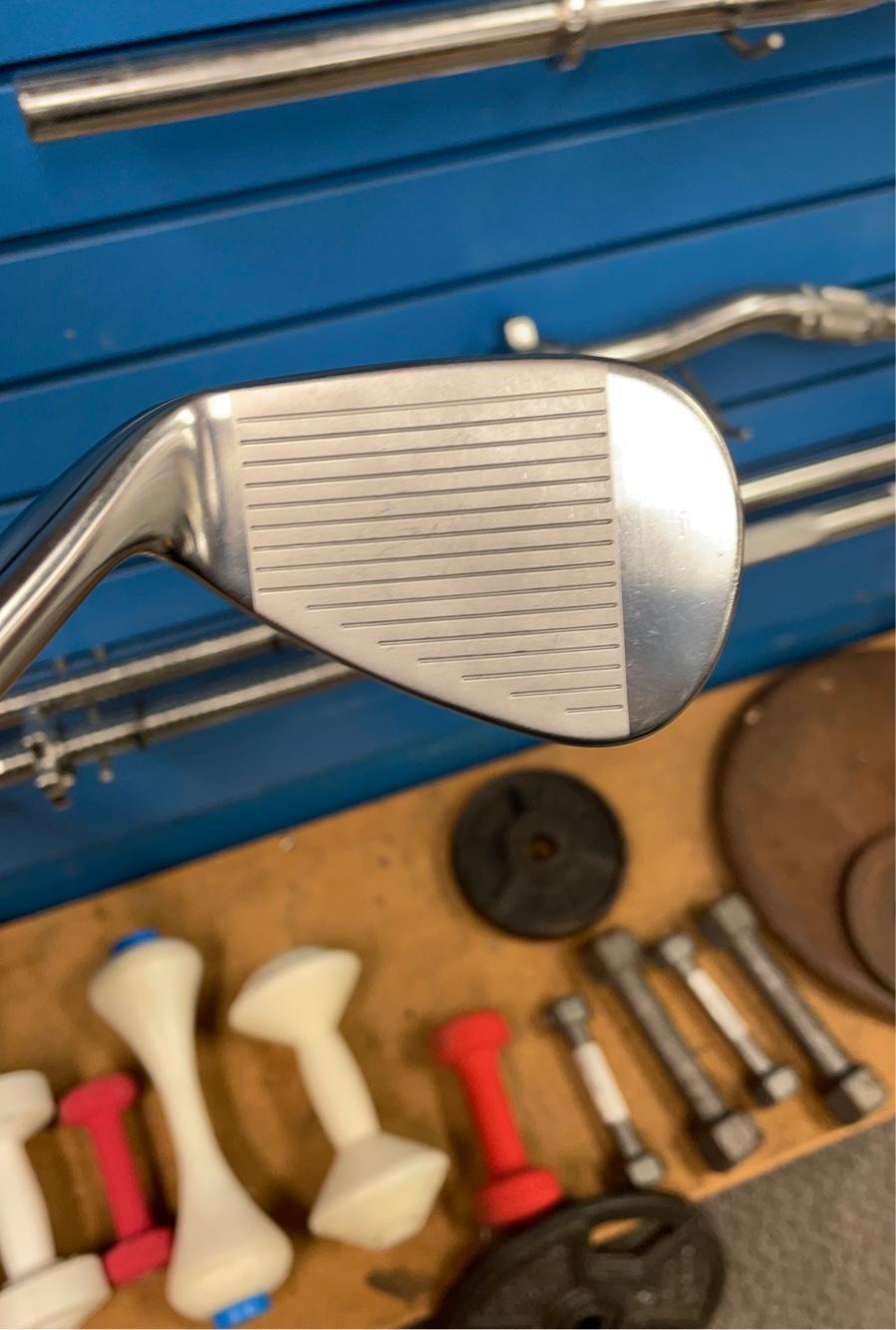 Cobra Used Right Handed Men's Regular Flex Iron Set
