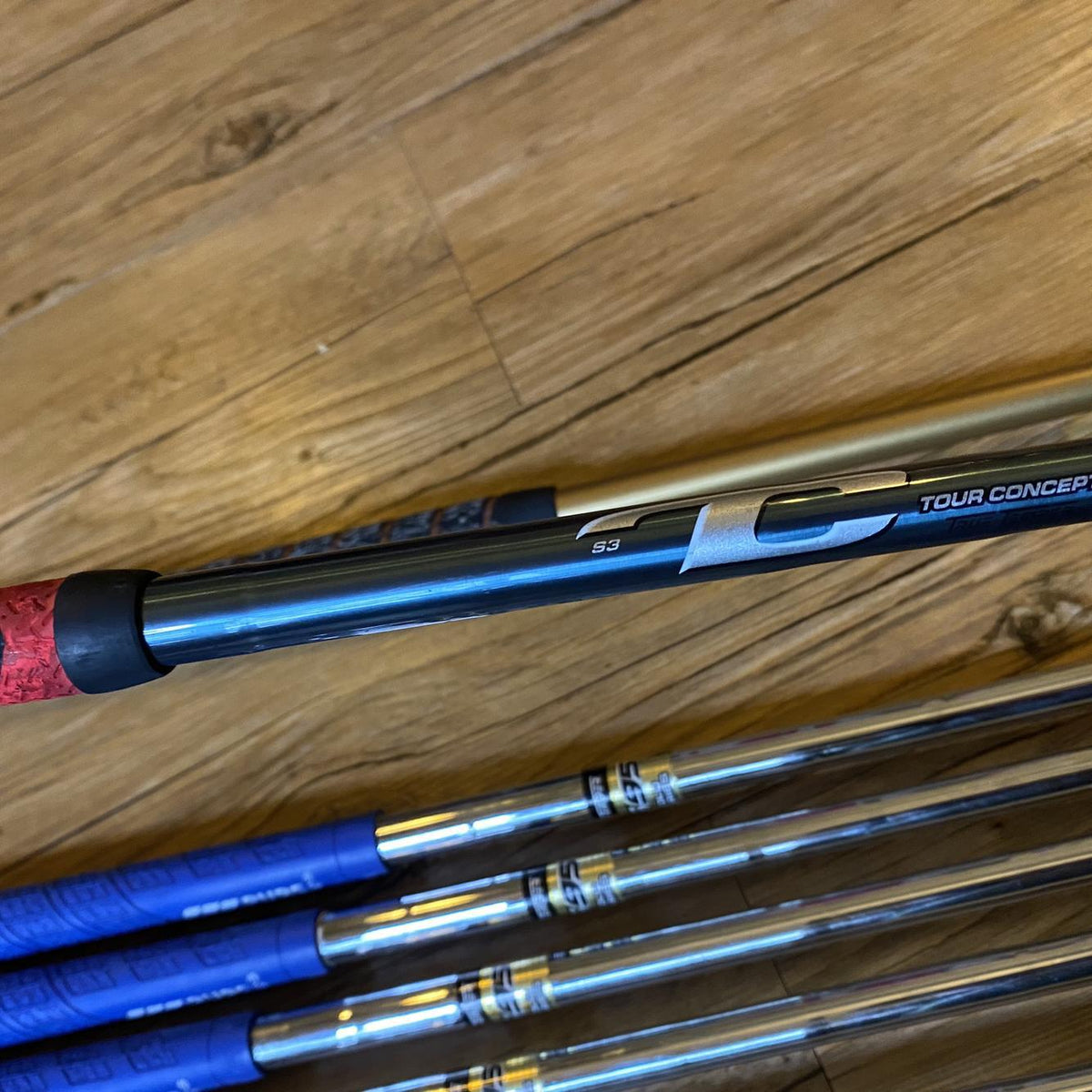 Men's Right Handed Apex Plus Stiff Flex Graphite/Steel Shaft Iron Set