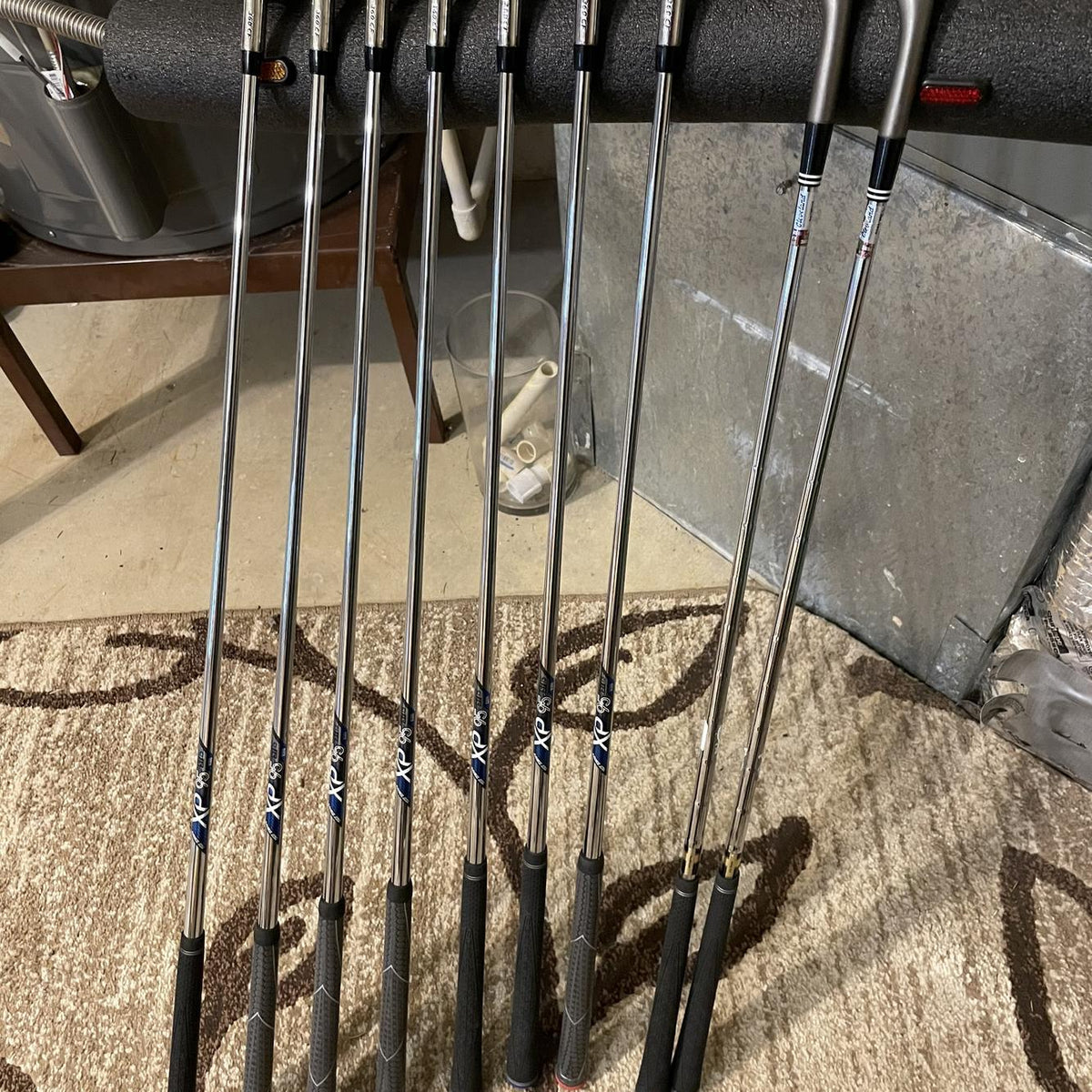 Men's RH Steelhead XR Reg Flex Steel Shaft Iron Set With Cleveland Wedge
