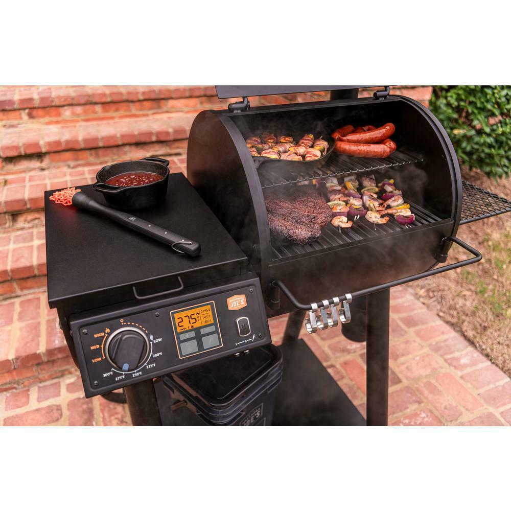 Rider 600 Wood Pellet Grill in Black With Rubber Handle and Removable Ash Cup