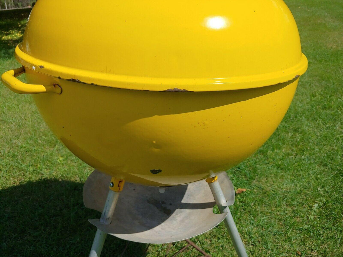 Vintage 1970's Yellow Charcoal Kettle BBQ Grill Arlington Heights 22 1/2"