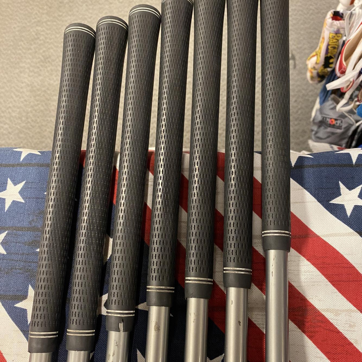 Lightly Used Men's RH Mizuno MP-H4 Regular Flex Graphite Shaft Iron Set (4-PW)- 155324