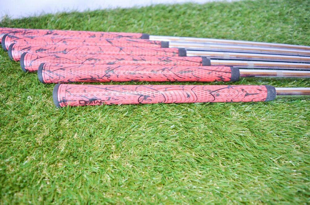 King Cobra	S9	5-p Iron Set 	Right Handed	37.25"	Steel	Regular	New Grip