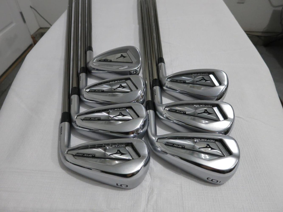 Mizuno JPX-921 Hot Metal Iron Set - 5-PW, GW- Recoil 460 Regular Graphite - MINT